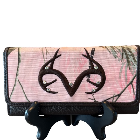 Realtree Women's Wallet in Pink and Brown - Picture 1 of 7